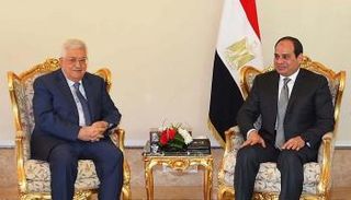 السيسي وعباس خلال لقائهما بالقاهرة