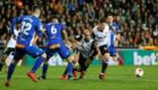 فالنسيا يهزم ألافيس في ربع نهائي كأس ملك إسبانيا