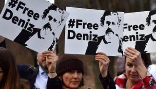 مظاهرات مطالبة بإطلاق سراح الصحفي الألماني