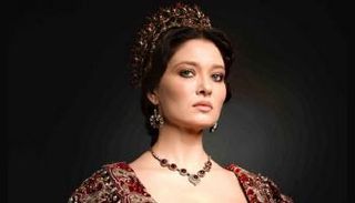 النجمة التركية نورجول يشيلتشاي