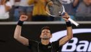 ديوكوفيتش يطيح براموس ويواصل مشواره في أستراليا المفتوحة