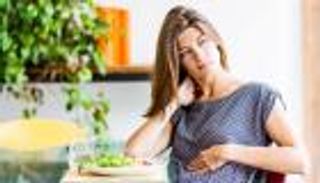 دليلك الشامل لأسباب الانتفاخ وسبل التخلص منه