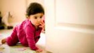 زحف الأطفال على السجاد يقوي مناعتهم