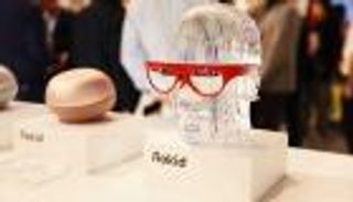 ابتكار نظارات سحرية تفصح لك عن هوية المارة