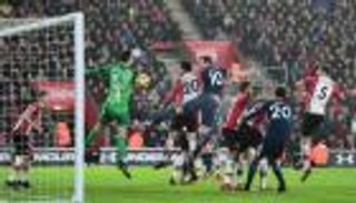 توتنهام يفرط في المربع الذهبي بالتعادل مع ساوثهامبتون