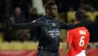 تقارير إيطالية تكشف حقيقة اقتراب بالوتيلي من يوفنتوس