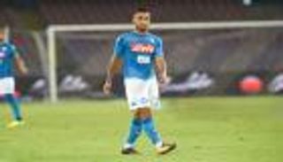 نابولي يقحم الجزائري وناس في صفقة التعاقد مع نجم ساسولو