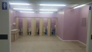 التصميم الجديد بدون جدار أمامي للحمام