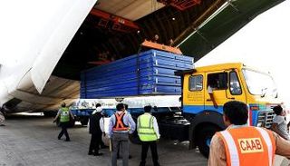 بعض شحنات المساعدات الإماراتية