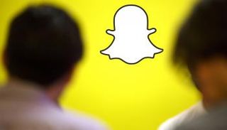 سناب شات ينافس انستقرام في نشر القصص - تعبيرية