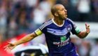 سبارتاك موسكو يغري "أقرع" الجزائر براتب خيالي