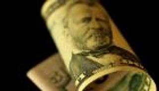 الدولار يهبط بعد تصريحات وزير الخزانة الأمريكي