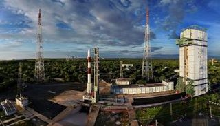 القمر الصناعي ألكوم سات 1 قبل إطلاقه