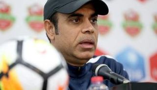 مهدي علي خلال المؤتمر الصحفي