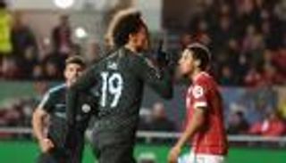 والدة ساني خلف إشارته ضد جماهير بريستول سيتي