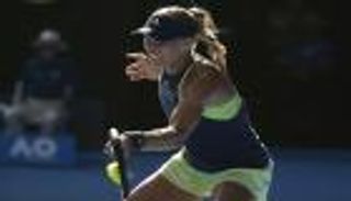 هاليب تبلغ نهائي بطولة أستراليا المفتوحة وتصطدم بفوزنياكي