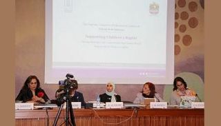 عهود الرومي والمشاركات في الحلقة النقاشية