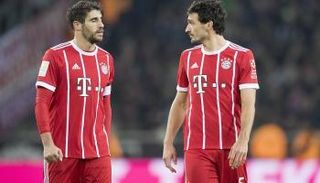 ماتس هوملز وخافي مارتينيز