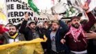 آلاف الأكراد يتظاهرون في ألمانيا احتجاجا على عملية "عفرين"