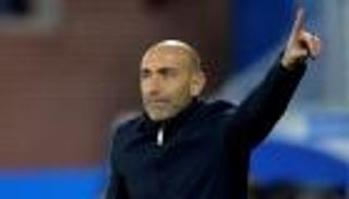 مدرب ألافيس: لا أحد يستطيع إلحاق الضرر ببرشلونة