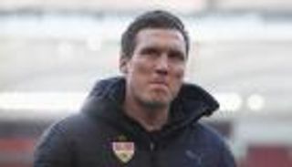 شتوتجارت يقيل مدربه لسوء النتائج