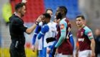 لاعب وست هام يعتذر عن فعله المشين أمام ويجان 