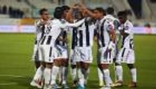 الصفاقسي يبتعد عن المنافسة على صدارة الدوري بهزيمة مفاجئة