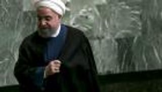 اقتصاد إيران المنهار يجبر البرلمان على رفض ميزانية روحاني