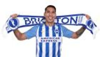 برايتون يعلن تعاقده مع مهاجم ليستر سيتي 