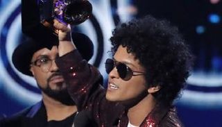 برونو مارس يتربّع على عرش جوائز جرامي