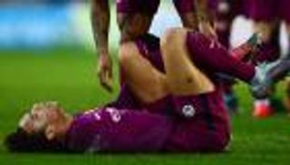 جوارديولا غاضب من التحكيم بعد إصابة ساني