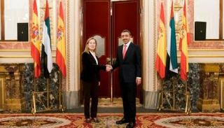 الشيخ عبد الله بن زايد آل نهيان أثناء لقائه رئيسة مجلس النواب الإسباني