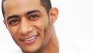 بالفيديو.. هدية نجل شعبان عبد الرحيم لمحمد رمضان