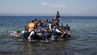 قارب هجرة غير شرعية