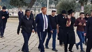 الحاخام غليك اثناء اقتحامه للأقصى اليوم