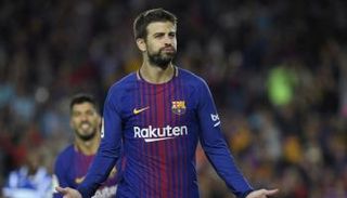 جيرارد بيكيه - مدافع برشلونة