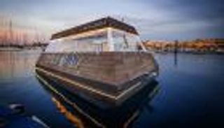 "أكوا بود" أول منصة عائمة ومستدامة لطلب الطعام في دبي