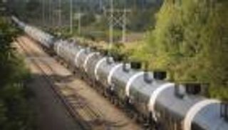 النفط يحافظ على مكاسبه ..قرب ذروته في 4 سنوات