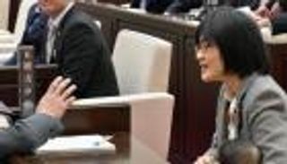 طرد يابانية من اجتماع حكومي لتناولها أقراص السعال