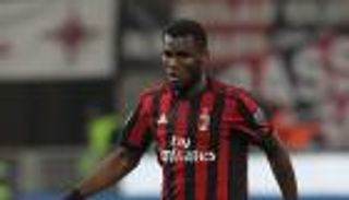 ميلان يبدأ مساعيه لتحصين نجمه الإيفواري