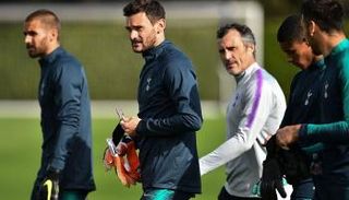 هوجو لوريس يدعم السبيرز أمام البارسا