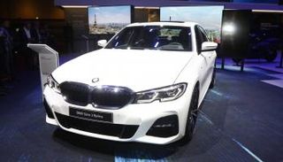 بي إم دابليو تزيح الستار عن الجيل السابع من "3 Series"