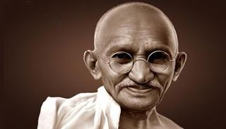 غاندي الملقب بالأب الروحي للإنسانية
