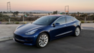 سيارة تسلا الجديدة تتعرض لأغرب مخالفة مرورية