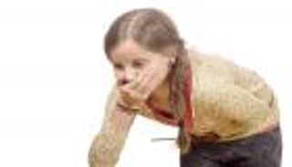 الخوف وفيروسات المعدة أهم أسباب التقيؤ المفاجئ لدى الأطفال