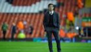 مدرب فالنسيا يكشف مفتاح الفوز على مانشستر يونايتد