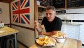 طبق "فيش آند شيبس" الشهير بدون سمك للنباتيين