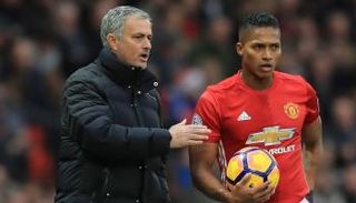 أنطونيو فالنسيا وجوزيه مورينيو