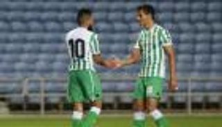 بيتيس يرغب في تحصين عقد نجمه الجزائري ضد إغراءات كبار "الليجا" 