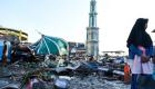 بعد زلزال إندونيسيا وموجات تسونامي.. صرخات الاستغاثة تتحول إلى صمت